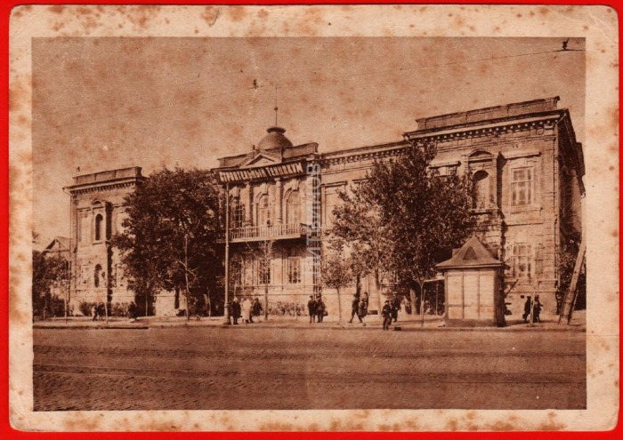 Техникум на площади Льва Толстого